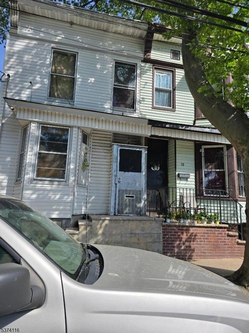 38 Duryea St, Newark, NJ, 07103-2812 | Card Image
