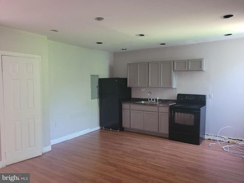 2243 N 8th St, PHILADELPHIA, PA, 19133-1501 | Card Image