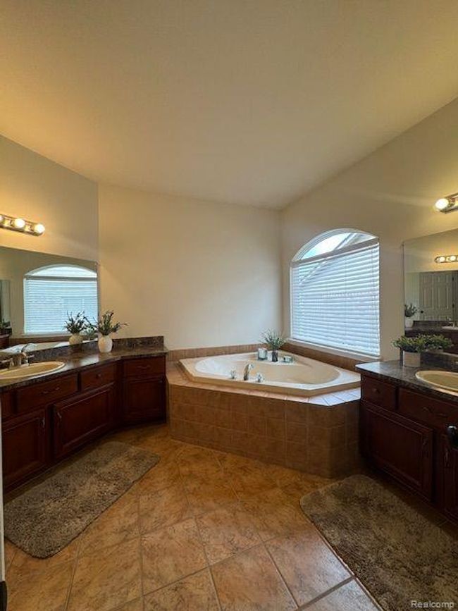 Primary full bath | Image 18