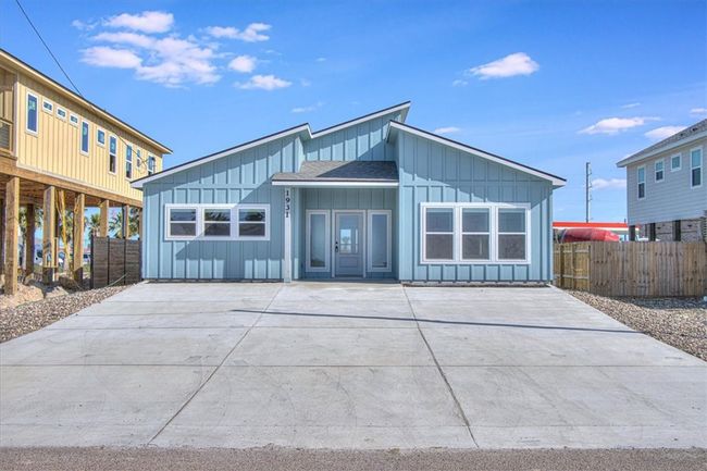 1931 Eskridge St, House other with 4 bedrooms, 2 bathrooms and null parking in Port Aransas TX | Image 40