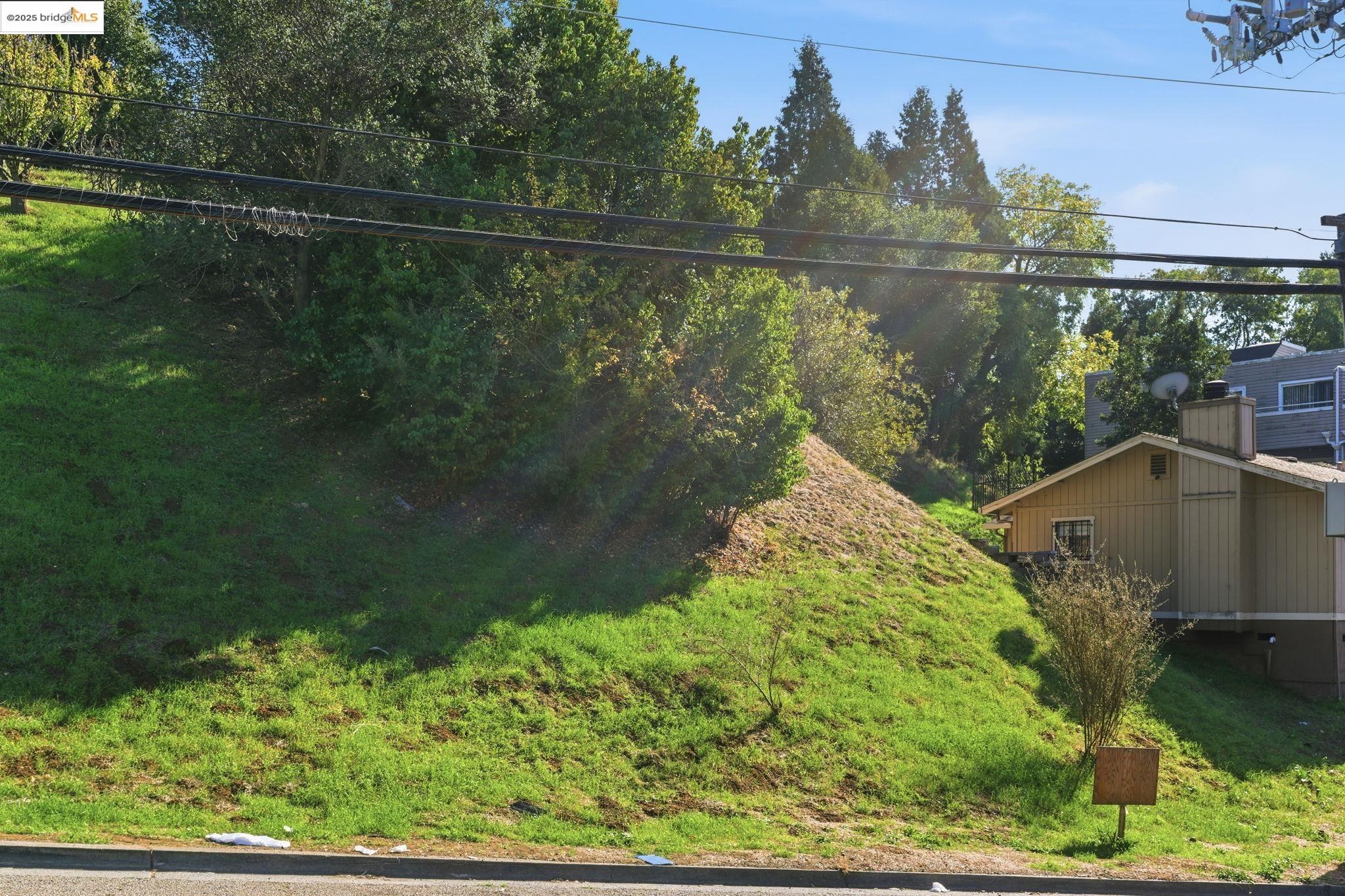 Land in Oakland