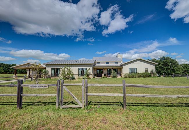 2183 Fm 1749, Home with 3 bedrooms, 2 bathrooms and null parking in Forestburg TX | Image 4