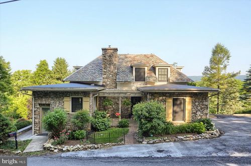 7 Hillside Rd, DAUPHIN, PA, 17018-9511 | Card Image