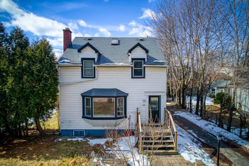 142 Ewen Rd, Hamilton, ON, L8S3C7 | Card Image