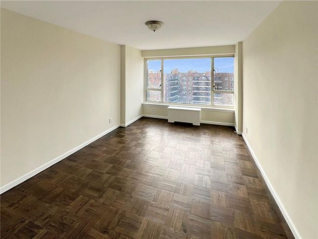 APT-8E - 166 Powells Cove Blvd, Home with 2 bedrooms, 2 bathrooms and null parking in Whitestone NY | Image 13