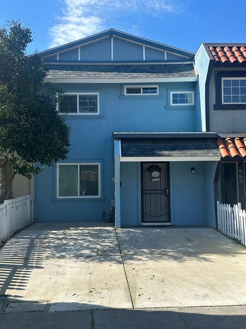 655 Palm Circle, Tracy, CA, 95376 | Card Image