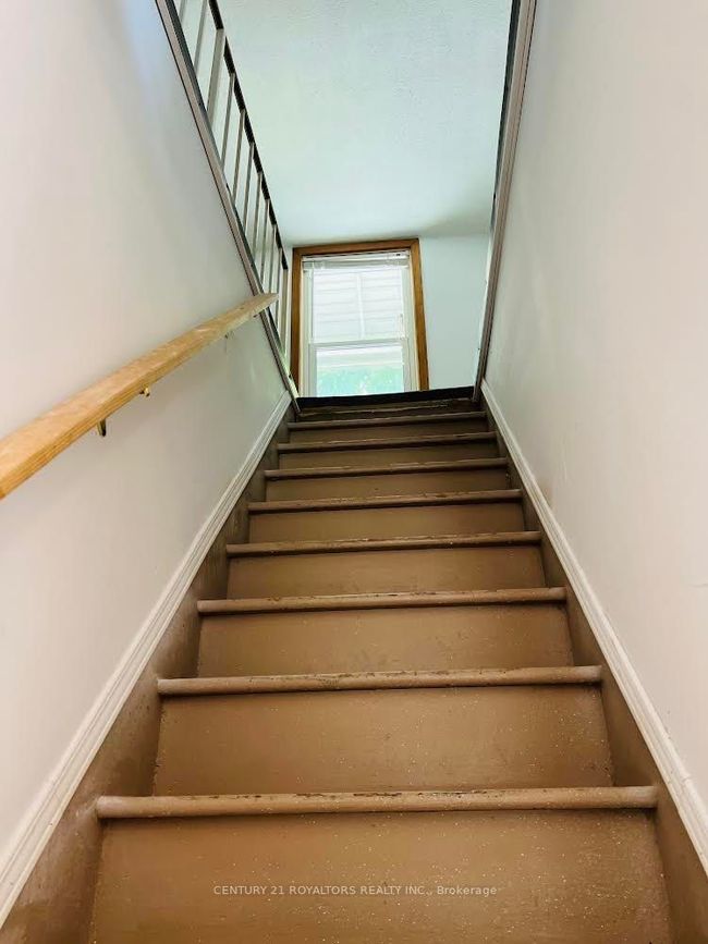 494 Rankin Ave, House other with 6 bedrooms, 2 bathrooms and 2 parking in Windsor ON | Image 7