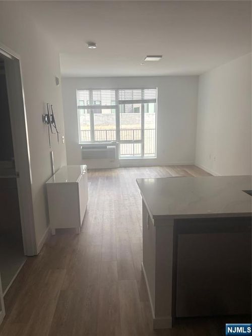 300 State St, Hackensack, NJ, 07601-5584 | Card Image