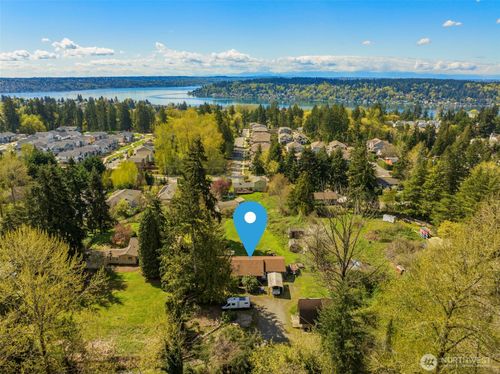 8057 118th Ave Se, Newcastle, WA, 98056-1706 | Card Image