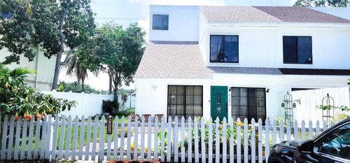 9056 Green Meadows Way, Palm Beach Gardens, FL, 33418-5742 | Card Image