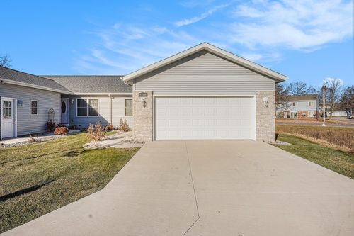 1218 Silver Ridge Ct, Greenville, MI, 48838-8184 | Card Image