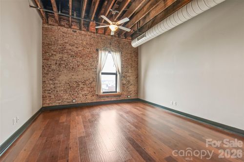 402-100 W Main Ave, Gastonia, NC, 28052-4172 | Card Image