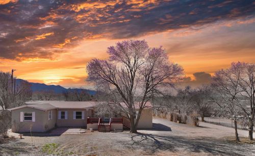 138 Dona Ana Dr, Taos, NM, 87571-4129 | Card Image