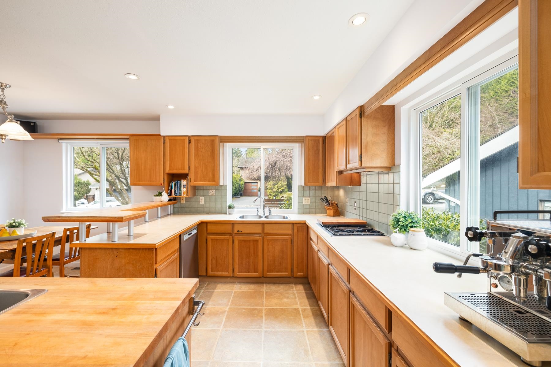 5480 Blueberry Lane, House other with 4 bedrooms, 2 bathrooms and 4 parking in North Vancouver BC | Image 21