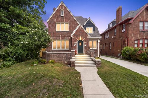 3800 Sturtevant St, Detroit, MI, 48206-1038 | Card Image