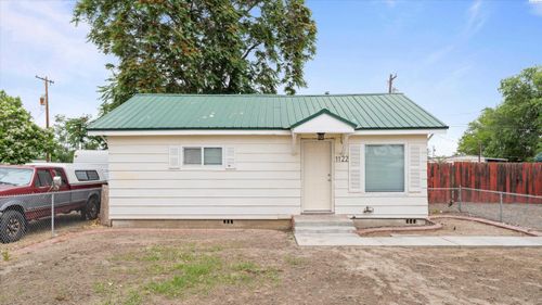 1122 W Maple St., Burbank, WA, 99323 | Card Image