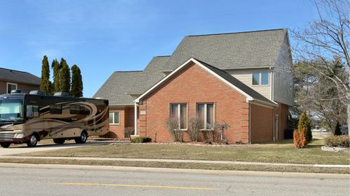 51553 Baker Rd, Chesterfield, MI, 48047-3132 | Card Image