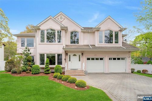 27 Highland Ave, Demarest, NJ, 07627-2605 | Card Image