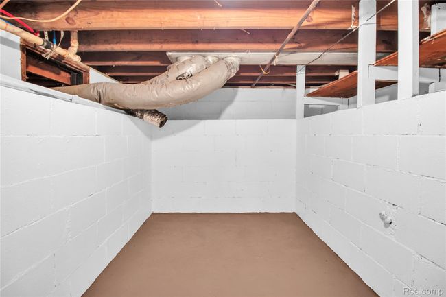 Basement | Image 21