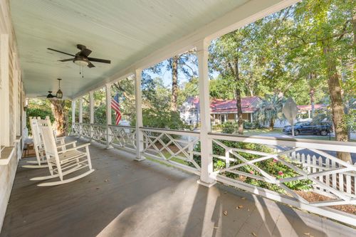 216 W Carolina Ave, Summerville, SC, 29483-4357 | Card Image