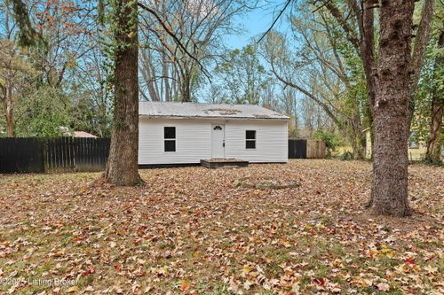 7705 Fraziertown Rd, Pewee Valley, KY, 40056-9103 | Card Image