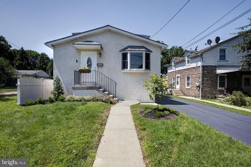 411 Roberts Ave, CONSHOHOCKEN, PA, 19428-2225 | Card Image