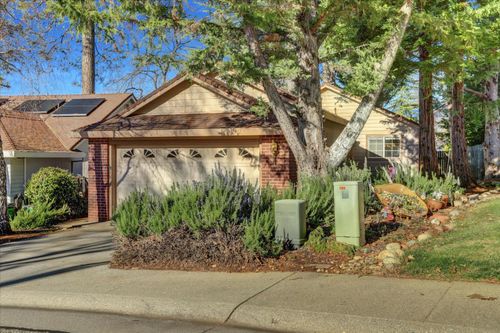 353 Vistamont Drive, Grass Valley, CA, 95945 | Card Image