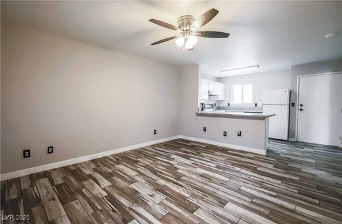 61-5326 Swenson St, Las Vegas, NV, 89119 | Card Image