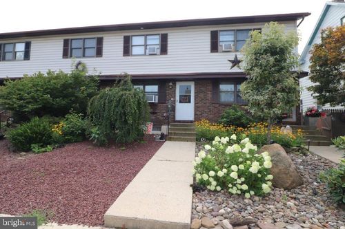 568 Franklin Ave, Palmerton, PA, 18071-1616 | Card Image