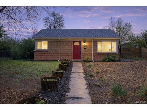 2870 Pontiac St, Denver, CO, 80207-2923 | Card Image