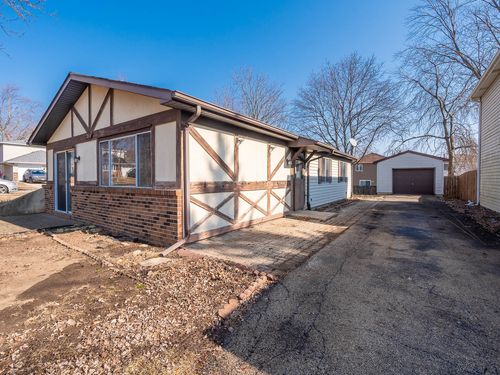 204 Mill Stream Dr, Bolingbrook, IL, 60440-2716 | Card Image