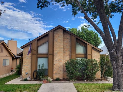 2-8426 Cranberry Hl, San Antonio, TX, 78254-2633 | Card Image