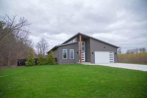 3318 Limerick Lane, Sheboygan, WI, 53083 | Card Image