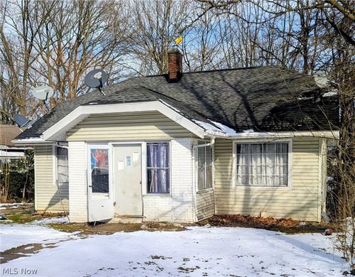 1575 Overlook Dr, Akron, OH, 44314-3338 | Card Image