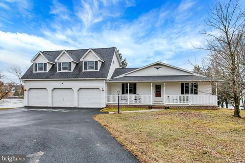 371 Heritage Dr, GETTYSBURG, PA, 17325-8935 | Card Image