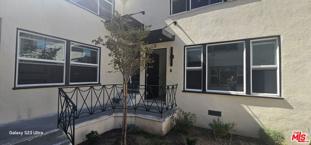 Residential Lease in Los Angeles 2
