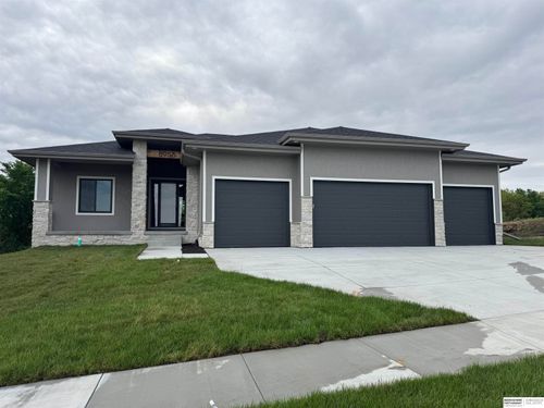 8958 Von St, Papillion, NE, 68046-5994 | Card Image
