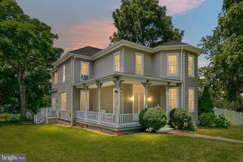 1704 N Royal Ave, FRONT ROYAL, VA, 22630-3632 | Card Image