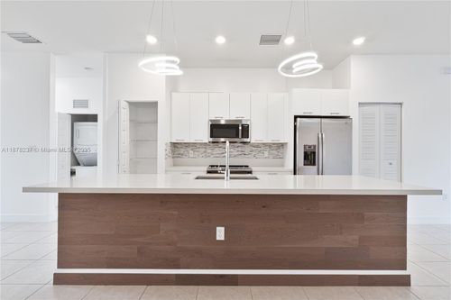 apt-21-8045 Nw 104th Ave, Doral, FL, 33178-4496 | Card Image