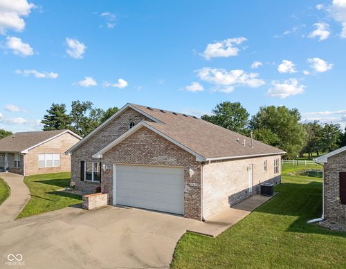 unit-3-5584 N Sandy Creek Dr, Seymour, IN, 47274-7698 | Card Image
