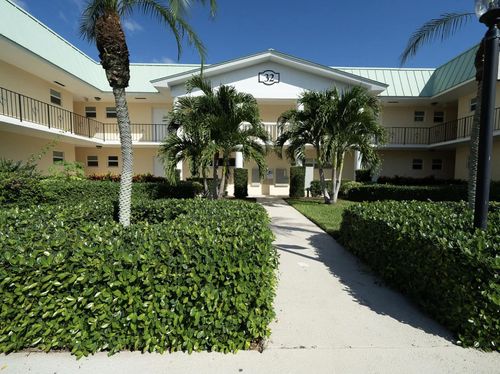 102-32 Colonial Club Dr, Boynton Beach, FL, 33435-8407 | Card Image