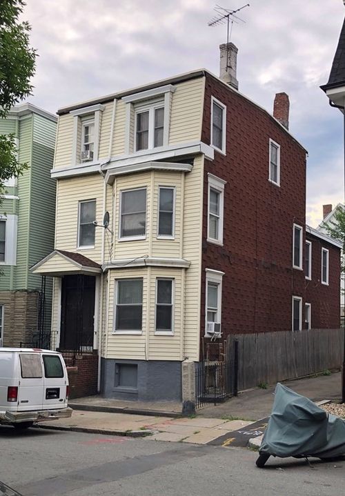 apt-2-212 Lexington St, Boston, MA, 02128-4442 | Card Image