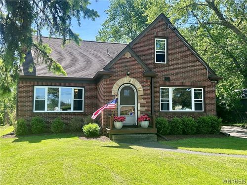 2255 Berg Rd, West Seneca, NY, 14218-3781 | Card Image