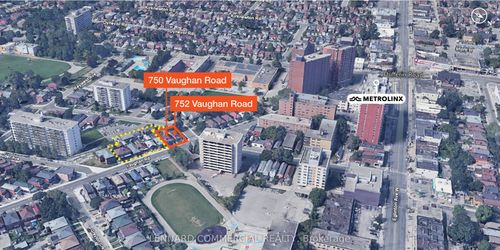 752 Vaughan Rd, York, ON, M6E2Z2 | Card Image