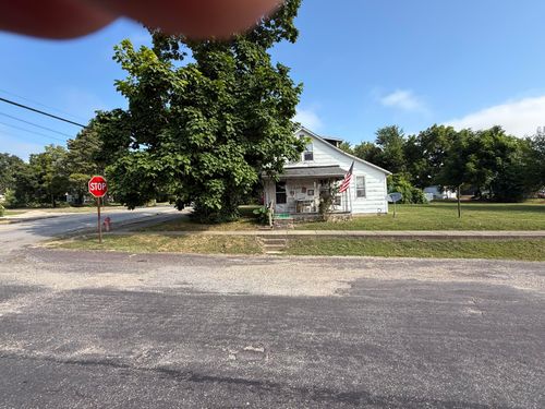 230 W 2nd St, Mountain View, MO, 65548-8572 | Card Image