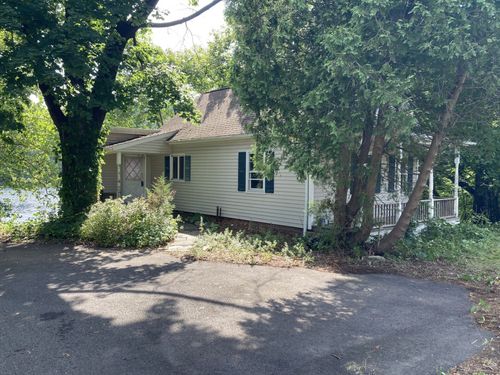 430 Roosevelt Dr, Derby, CT, 06418-1033 | Card Image