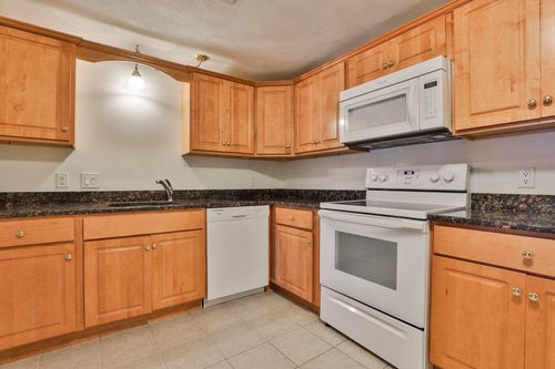 apt-211-4-211 Heritage Village Dr, Nashua, NH, 03062-2730 | Card Image