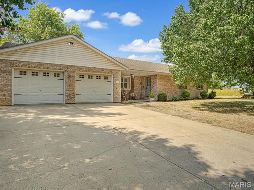 502 Draco Dr, Freeburg, IL, 62243-1916 | Card Image