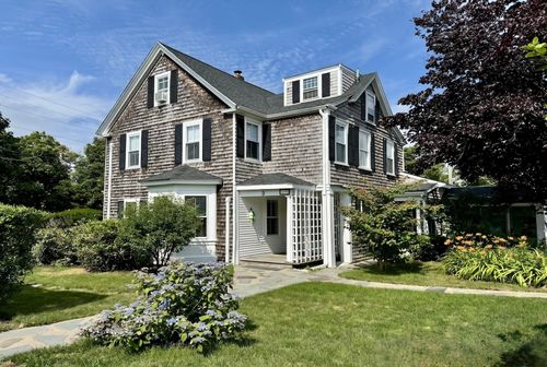 388 Sea St, Hyannis, MA, 02601-4855 | Card Image