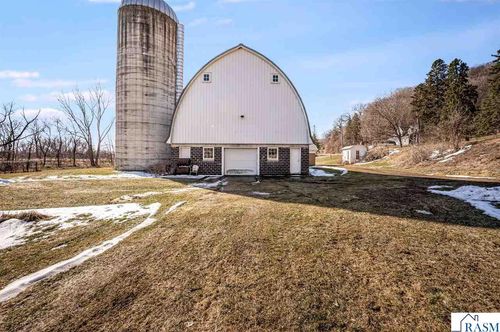 48050 Old River Bluff Rd, Saint Peter, MN, 56082-5064 | Card Image